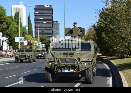 Madrid, Espagne. 12th octobre 2022. Les soldats participent à la célébration de la Journée nationale à Madrid, Espagne, le 12 octobre 2022. Credit: Gustavo Valiente/Xinhua/Alamy Live News Banque D'Images