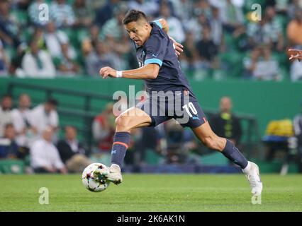 Lisbonne, Portugal. 12th octobre 2022. Alexis Sanchez de l'Olympique de Marseille lors de la Ligue des champions de l'UEFA, match de football du Groupe D entre le sportif CP et l'Olympique de Marseille sur 12 octobre 2022 au stade José Alvalade de Lisbonne, Portugal - photo Laurent Lairys / DPPI crédit: DPPI Media/Alamy Live News Banque D'Images