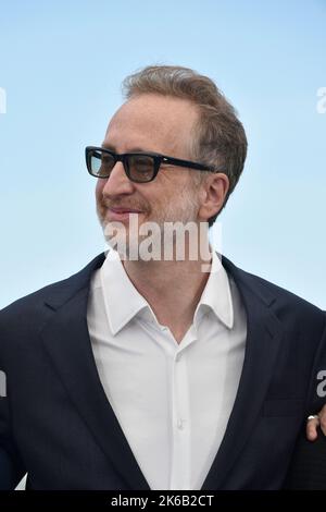 Le réalisateur James Gray pose au cours de la séance photo du film "Armageddon Time" à l'occasion du Festival de Cannes sur 20 mai 2022 Banque D'Images