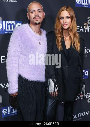 HOLLYWOOD, LOS ANGELES, CALIFORNIE, ÉTATS-UNIS - OCTOBRE 12 : L'acteur et musicien américain Evan Ross et sa femme/chanteuse et actrice américaine Ashlee Simpson Ross arrivent au Screamfest Horror film Festival 22nd - Los Angeles projection de WellGo USA 'le garçon le plus solitaire dans le monde' aux théâtres chinois TCL 6 sur 12 octobre 2022 à Hollywood, Los Angeles, Californie, États-Unis. (Photo de Xavier Collin/image Press Agency) Banque D'Images