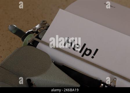 Mots émotifs affichés sur une machine à écrire Banque D'Images
