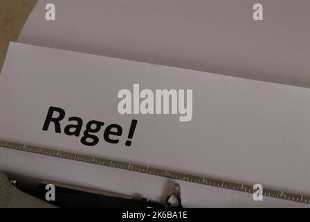 Mots émotifs affichés sur une machine à écrire Banque D'Images