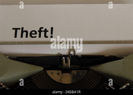 Mots émotifs affichés sur une machine à écrire Banque D'Images