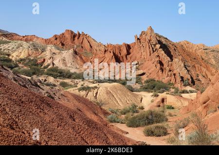 Skazka (conte de fées) Canyon, Tosor, Terskey Ala-Too Range, Tien Shan montagnes, région d'Issyk Kul, Kirghizistan, Asie centrale Banque D'Images