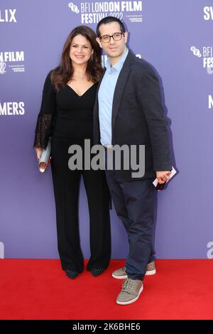 Les invités assistent à la première du film « les nageurs » lors du BFI London film Festival 2022 Banque D'Images