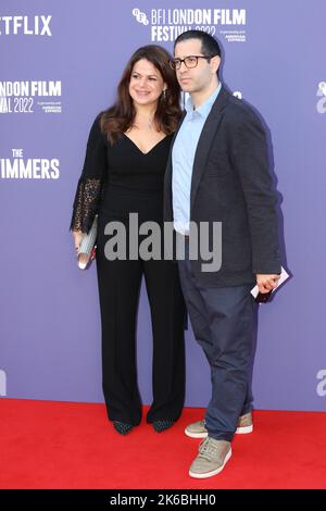 Les invités assistent à la première du film « les nageurs » lors du BFI London film Festival 2022 Banque D'Images