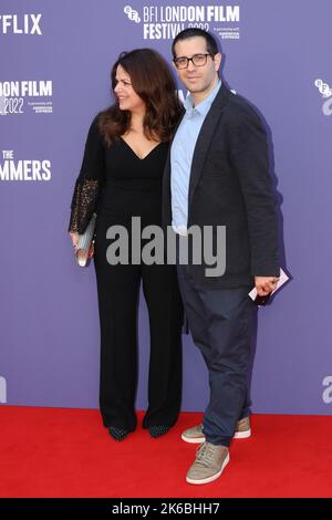 Les invités assistent à la première du film « les nageurs » lors du BFI London film Festival 2022 Banque D'Images