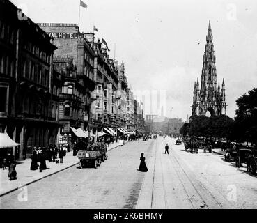 Photographie victorienne d'Édimbourg Scott Monument Princes Street prise du tramway Banque D'Images