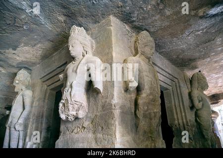 Statues anciennes des grottes d'Elephanta sur l'île d'Elephanta, Mumbai, Inde Banque D'Images