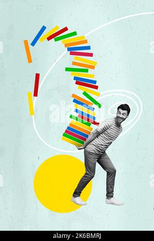 Vertical Creative collage image de positif drôle jeune homme porter pile pile pile chute livre livre bookworm vente shopping publicité Banque D'Images
