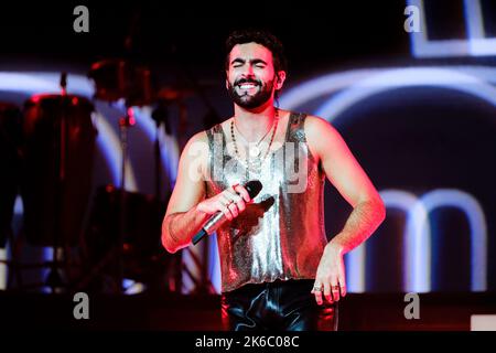 12 octobre 2022, Turin, Turin, Italie: Le chanteur italien Marco Mengoni se produit sur la scène de la Pala Alpitour à Turin avec sa tournée 'Mengoni Live 2022' (Credit image: © Bruno Brizzi/Pacific Press via ZUMA Press Wire) Banque D'Images