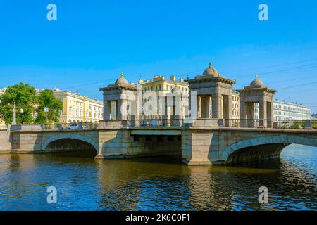 Saint-Pétersbourg, le vieux pont historique de Kalinkin au-dessus de la rivière Fontanka Banque D'Images