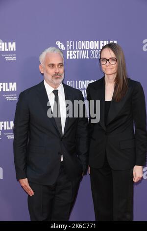 Iain Canning et Joanna Laurie assistent à la première de « The son » au BFI London film Festival 66th Banque D'Images