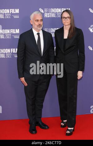 Iain Canning et Joanna Laurie assistent à la première de « The son » au BFI London film Festival 66th Banque D'Images