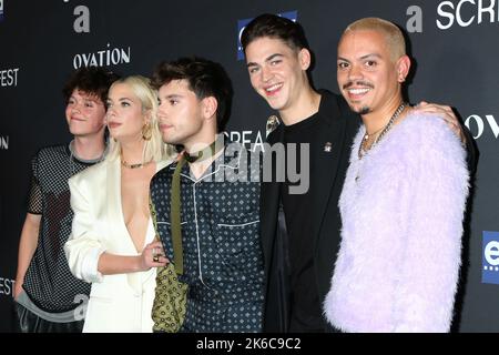 Jacob Sartorius, Ashley Benson, Max Harwood, héros Fiennes Tiffin, Evan Ross au meilleur garçon du monde au Théâtre chinois TCL 6 sur 12 octobre 2022 à Los Angeles, CA (photo par Katrina Jordan/Sipa USA) Banque D'Images