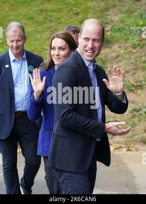 Le Prince et la Princesse de Galles arrivent pour une visite à la Copper Box Arena dans le parc olympique Queen Elizabeth, à l'est de Londres, pour participer à un événement avec Coach Core, qui célèbre son anniversaire de 10th. Date de la photo: Jeudi 13 octobre 2022. Banque D'Images