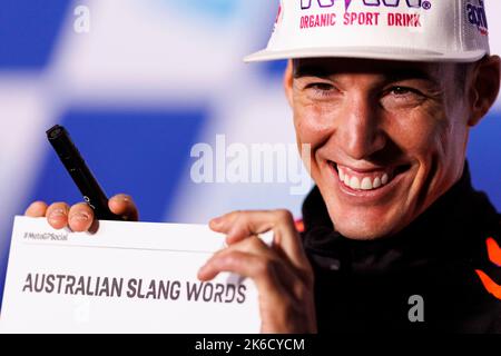 13th octobre 2022 ; circuit du Grand Prix de Phillip Island, Melbourne, Victoria, Australie : MotGP d'Australie, arrivées et journée d'inspection : Aprilia Racing Rider Aleix Espargaro dans la conférence de presse pré-événement au MotoGP australien Banque D'Images