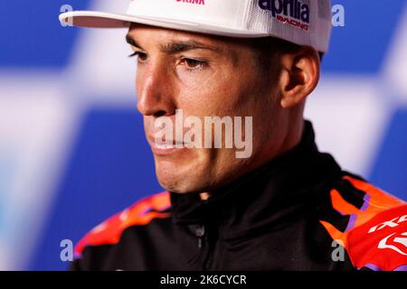 13th octobre 2022 ; circuit du Grand Prix de Phillip Island, Melbourne, Victoria, Australie : MotGP d'Australie, arrivées et journée d'inspection : Aprilia Racing Rider Aleix Espargaro dans la conférence de presse pré-événement au MotoGP australien Banque D'Images