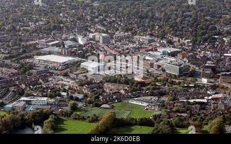 Vue aérienne depuis l'est du centre-ville d'Altrincham, Manchester Banque D'Images