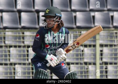 Sylhet, Bangladesh . 09th octobre 2022. 9 octobre 2022, Sylhet, Bangladesh: Muneeba Ali Siddiqi de l'équipe pakistanaise en action pendant le match entre le Pakistan et les Émirats arabes Unis lors de la coupe d'Asie de cricket féminine T20 au stade international de cricket de Sylhet, Bangladesh. On 9 octobre 2022, Sylhet, Bangladesh. (Photo de MD Rafayat Haque Khan/Eyepix Group/Sipa USA) crédit: SIPA USA/Alay Live News Banque D'Images