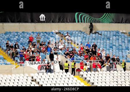 LIMASSOL - AZ Alkmaar Supporters avant le match du Groupe E de la Conférence de l'UEFA entre Apollon Limassol FC et AZ au stade Tsirion sur 13 octobre 2022 à Limassol, Chypre. ANP ED DU POL Banque D'Images