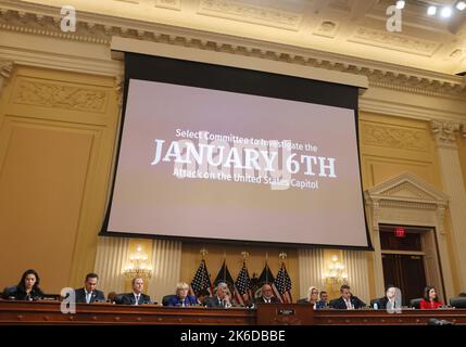 Washington, États-Unis. 13th octobre 2022. Le comité spécial de la Chambre enquêtant sur l'attaque du 6 janvier contre le Capitole des États-Unis tient une audience publique pour discuter de ses conclusions d'une enquête d'un an, sur Capitol Hill à Washington, DC jeudi, 13 octobre 2022. Photo par Jemal Countess/UPI crédit: UPI/Alay Live News Banque D'Images