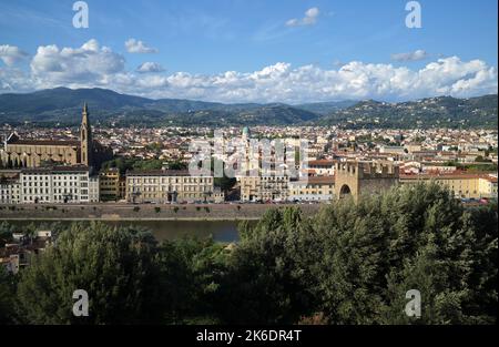 Vue sur la ville de Florence de San Miniato Hiltop à Florence Italie Banque D'Images