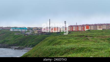 Yuzhno-Kurilsk, Russie - 01 août 2022 : vue sur la ville de l'île de Kunashir Banque D'Images