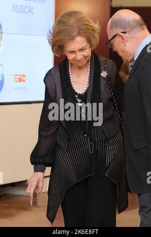 Madrid, Espagne. 13th octobre 2022. La reine Sofia assiste à la remise du XXXIX Prix de la reine Sofia pour la composition musicale à Nuria Nuñez pour son travail 'Enjambres' au Teatro Monumental à Madrid. Crédit : SOPA Images Limited/Alamy Live News Banque D'Images