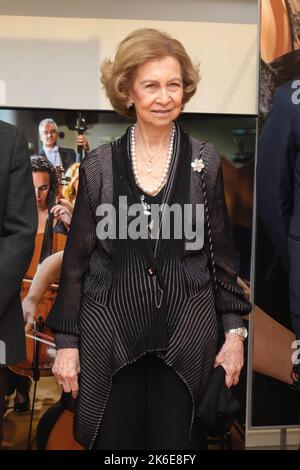 Madrid, Espagne. 13th octobre 2022. La reine Sofia assiste à la remise du XXXIX Prix de la reine Sofia pour la composition musicale à Nuria Nuñez pour son travail 'Enjambres' au Teatro Monumental à Madrid. Crédit : SOPA Images Limited/Alamy Live News Banque D'Images