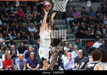 Bologne, Italie. 13th octobre 2022. Ognjen Jaramaz (FC Bayern Munich) lors du match de championnat de basketball de l'Euroligue Segafredo Virtus vs Bologna. FC Bayern Munich - Bologne, 13 octobre 2022 au palais sportif de Paladozza crédit: Agence de photo indépendante/Alamy Live News Banque D'Images