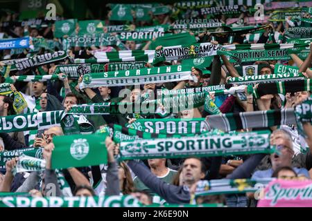 12 octobre 2022. Lisbonne, Portugal. Supporters sportifs pour le match de la manche 4th du Groupe D pour la Ligue des champions de l'UEFA, Sporting vs Olympique de Marseille © Alexandre de Sousa/Alamy Live News Banque D'Images