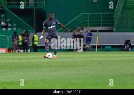 12 octobre 2022. Lisbonne, Portugal. Le défenseur de Marseille de Côte d'Ivoire Eric Bailly (3) en action pendant le match du groupe D 4th pour la Ligue des champions de l'UEFA, Sporting vs Olympique de Marseille © Alexandre de Sousa/Alay Live News Banque D'Images