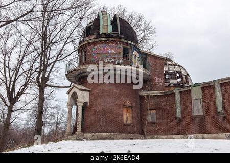 Abandonné Warner et Swasey Observatory, Cleveland, Ohio, États-Unis Banque D'Images