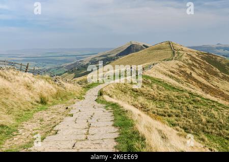 Sentier Great Ridge Dans Peak District National Park Derbyshire Angleterre Royaume-Uni Banque D'Images