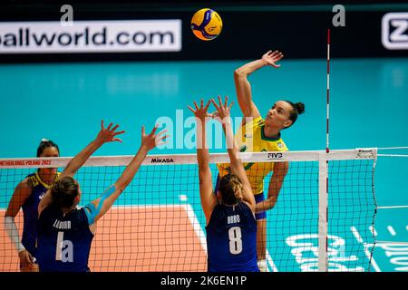 APELDOORN, PAYS-BAS - OCTOBRE 13 : Gabriela Gabi Braga Guimaraes du Brésil a fait un pas dans le match de demi-finale entre l'Italie et le Brésil le jour 19 du Championnat du monde de volley-ball des femmes FIVB 2022 à l'Omnisport Apeldoorn sur 13 octobre 2022 à Apeldoorn, pays-Bas (photo de René Nijhuis/Orange Pictures) Banque D'Images