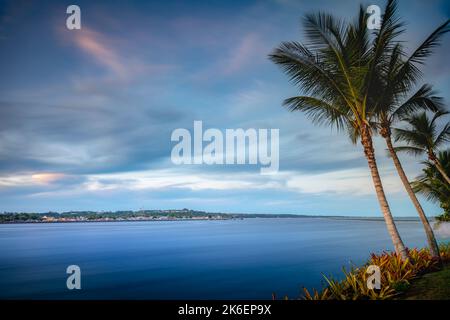 Plage idyllique de Porto Seguro au coucher du soleil, Bahia, nord-est du Brésil Banque D'Images
