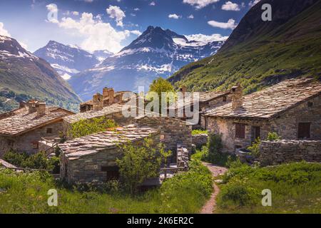 L Ecot, petit hameau médiéval de Bonneval sur Arc en haute Savoie, alpes françaises Banque D'Images