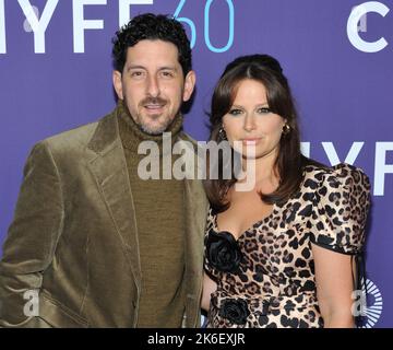 New York, États-Unis. 13th octobre 2022. De gauche à droite : Adam Shapiro et Katie Lowes assistent à la présentation qu'elle a dite au Festival du film de New York en 60th, au Hall Alice Tully, à New York, sur 13 octobre 2022. (Photo de Stephen Smith/SIPA USA) crédit: SIPA USA/Alay Live News Banque D'Images