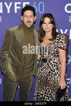 New York, États-Unis. 13th octobre 2022. De gauche à droite : Adam Shapiro et Katie Lowes assistent à la présentation qu'elle a dite au Festival du film de New York en 60th, au Hall Alice Tully, à New York, sur 13 octobre 2022. (Photo de Stephen Smith/SIPA USA) crédit: SIPA USA/Alay Live News Banque D'Images