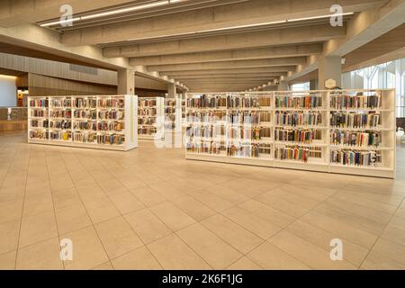 7 octobre 2022 - Calgary (Alberta) - intérieur de la nouvelle bibliothèque centrale de Calgary Banque D'Images