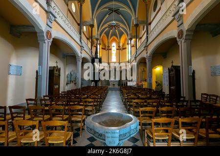 Intérieur de la chapelle notre Dame de Pipet sur le mont Pipet à Vienne, département de l'Isère dans le sud-est de la France. Banque D'Images