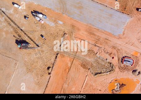 Machine de forage de fondations à pieu vertical tamrock sur le chantier techniques d'amélioration du sol, empilage sous colonnes haute pression pour le pompage de la terre sueur de béton Banque D'Images