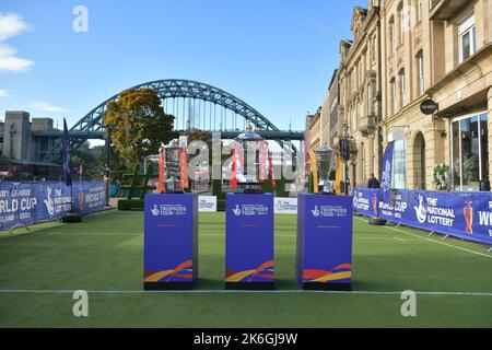 Newcastle's Quayside, Royaume-Uni, 14/10/2022 Rugby League World Cups 2021 en exposition, Fan Village sur Newcastle's Quayside, Royaume-Uni Banque D'Images