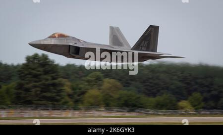 Avions de chasse tactiques furtifs américains de la génération 5th de Lockheed Martin F-22 Raptor en Europe, le Slovak International Air Fest SIAF 2022 Banque D'Images