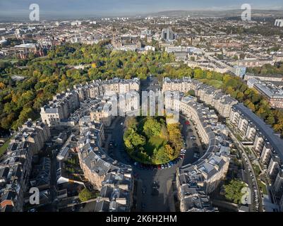 Vue aérienne de Park Circus et Kelvingrove Park en automne. Glasgow, Écosse. Banque D'Images