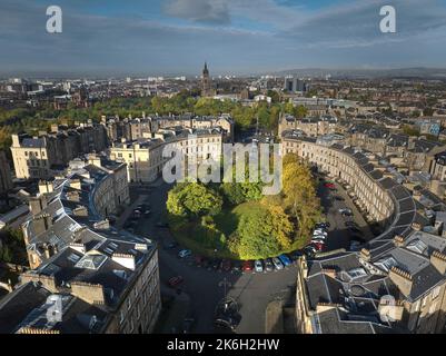 Vue aérienne de Park Circus et Kelvingrove Park en automne. Glasgow, Écosse. Banque D'Images