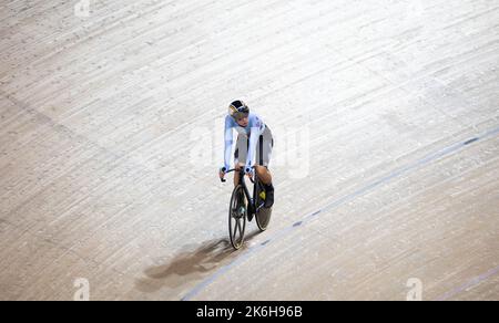 France. 14th octobre 2022. Montigny-le-Bretonneux, France, 14 octobre 2022. La Lotte Kopecky Belge a l'air défragée après la course de scratch, qui fait partie de l'Omnium féminin, le troisième jour des Championnats du monde de piste de l'UCI, au vélodrome de Saint-Quentin-en-Yvelines à Montigny-le-Bretonneux, en France, le vendredi 14 octobre 2022. Les Championnats du monde ont lieu du 12 au 16 octobre 2022. BELGA PHOTO BENOIT DOPPAGNE crédit: Belga News Agency/Alay Live News Banque D'Images