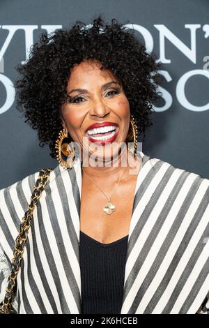 New York, États-Unis. 13th octobre 2022. Pauletta Washington assiste à la soirée d'ouverture de la renaissance d'août la leçon de piano de Wilson au théâtre Ethel Barrymore (photo de Lev Radin/Pacific Press) crédit: Pacific Press Media production Corp./Alay Live News Banque D'Images