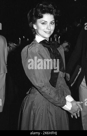 Delta Burke à la Réunion SOAP un an après son annulation. La fête coïncide avec le tournage de son premier segment il y a cinq ans. Chasen's à Beverly Hills, Californie sur 30 août 1982. Crédit: Ralph Dominguez/MediaPunch Banque D'Images